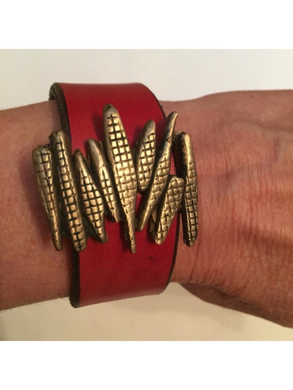 HANDMADE BRACELET RED LEATHER BRASS DECORATION SNAP CLOSE WIDE